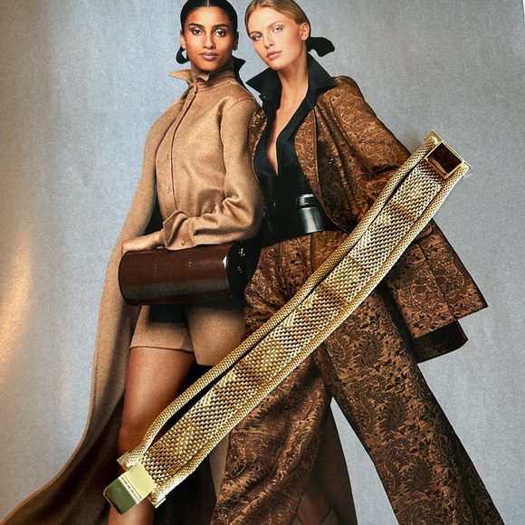 Vintage gold mesh bracelet with white 4 plastic cups , - Picture 4 of 6